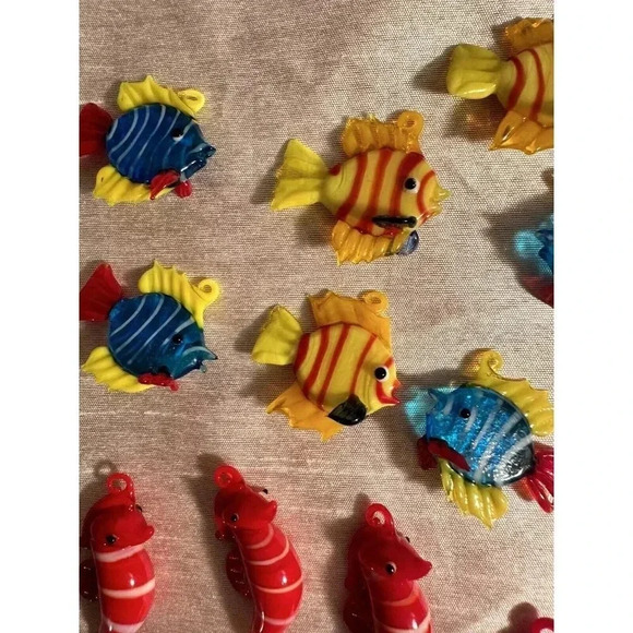 LOT Of 17 Vintage Mini Hand Blown Glass Art Fish And Seahorse Figurines 1” - Picture 4 of 9